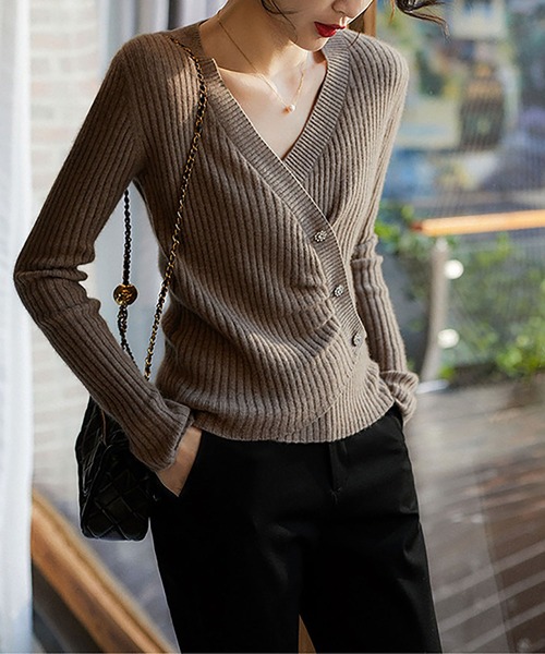 LOPASS(ロパス)の「Vネックリブニットトップス(ニット/セーター・レディース・ベージュ/モカ・L/M)」の3枚目の写真