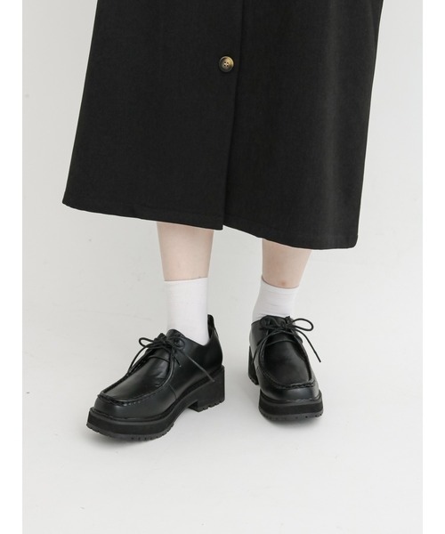 Samansa Mos2 blue（サマンサモスモスブルー）の「スクエア厚底チロリアンシューズ（ドレスシューズ・レディース・ダークブラウン/ブラック・LARGE/MEDIUM）」の2枚目の写真