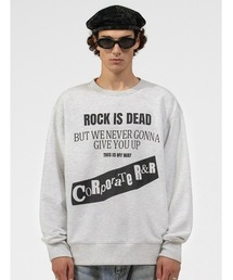 VIVASTUDIO（ビバスタジオ）の「A'GEM/9 × .kom『VIVA STUDIO/ビバスタジオ』/R.I.D CREWNECK/グラフィック スウェットシャツ（スウェット）」