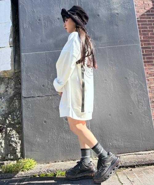 Candy Stripper（キャンディストリッパー）の「WHO AM I ? SWEAT ワンピース（スウェット・レディース・ブラック/ホワイト/ネイビー・2）」の14枚目の写真