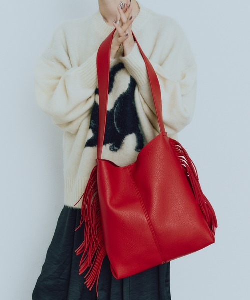 manana suerte（マニャーナスエルテ）の「フェイクレザーフリンジワンハンドルショルダーBAG（ショルダーバッグ・レディース・レッド/ブラック・FREE）」の7枚目の写真