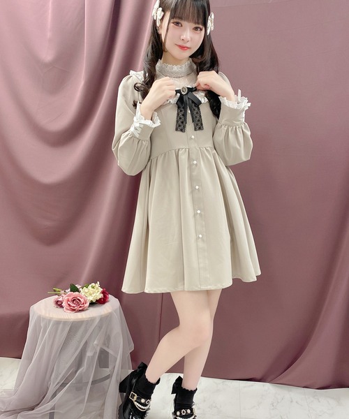 ROJITA（ロジータ）の「デコルテレースレイヤードカラーワンピース（ワンピース・レディース・ブルー/ブラック/ベージュ・FREE）」の8枚目の写真