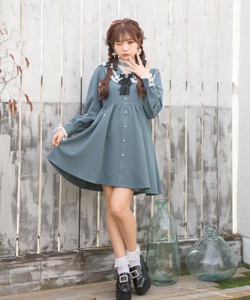 ROJITA（ロジータ）の「デコルテレースレイヤードカラーワンピース（ワンピース・レディース・ブルー/ブラック/ベージュ・FREE）」の4枚目の写真