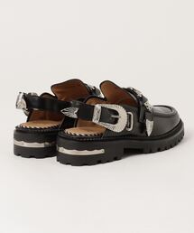 TOGA PULLA（トーガ プルラ）の「TOGA PULLA サボストラップサンダル