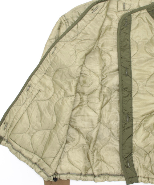 GOOD DEAL(グッドディール)の「QUILTING SHORT JACKET(ミリタリージャケット・レディース・オリーブ・FREE)」の2枚目の写真