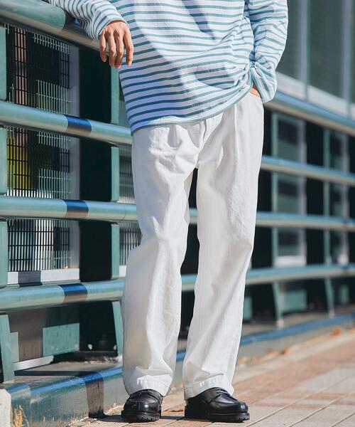 green label relaxing(グリーンレーベルリラクシング)の「シグネチャー デニム タック 5ポケット パンツ(デニムパンツ・メンズ・ホワイト/ブラック・XL/L/M/S)」の4枚目の写真