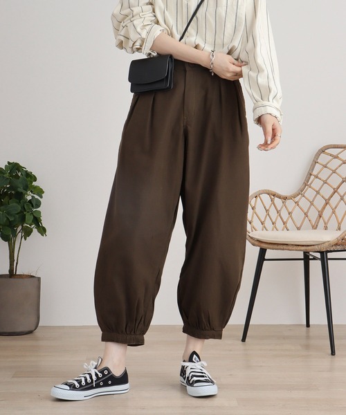 atONE(アットワン)の「atONE タック入りアラジンパンツ(その他パンツ・レディース・カーキ/ブラック/ベージュ・M/L/LL/3L/4L)」の16枚目の写真