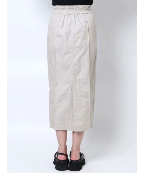 ELENDEEK（エレンディーク）の「ピンタックストレートスカート（スカート・レディース・ブラック/ベージュ/カーキ・01/02）」の21枚目の写真
