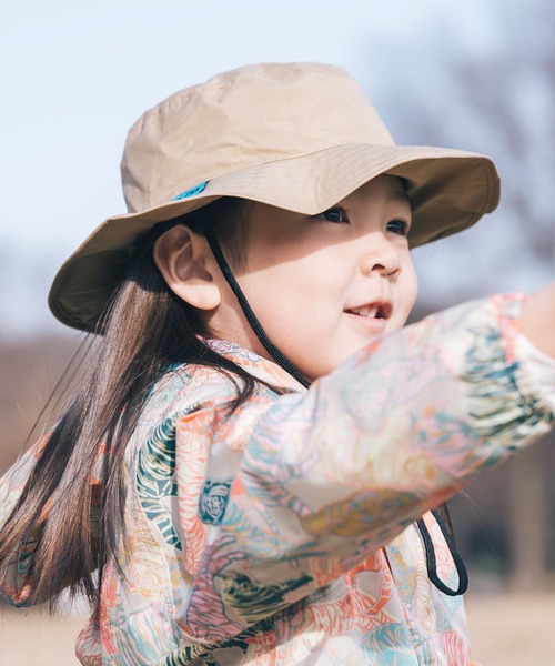 KiU（キウ）の「紫外線防止キッズサンシェードUVハット（ハット・キッズ・ブラック系その他/カーキ/ブラック/カラフル/ダークネイビー/サンドベージュ/ベージュ/ブルー系その他/タイガーカモ・SMALL/MEDIUM/LARGE）」の3枚目の写真