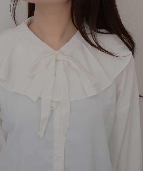 TONE SELECT GOODS（トーンセレクトグッズ）の「【resonance】フリル デザイン つけ襟/ケープ【マルチウェイ】（付け襟・レディース・ホワイト/ブラック・FREE）」の4枚目の写真