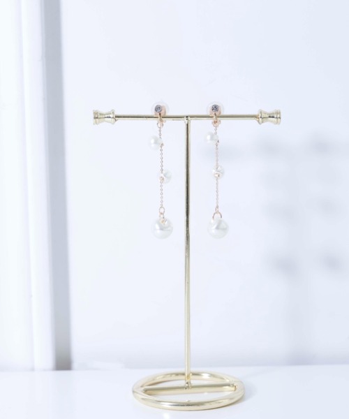Cupid Heart（キューピッドハート）の「【Cupid Heart】結婚式アクセサリー　大粒パールドロップイヤリング（イヤリング・レディース・ゴールド・MEDIUM）」の2枚目の写真