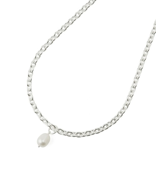 ADAM ET ROPE'(アダムエロペ)の「【LES BIJOUX】ポイントパールショートネックレス(ネックレス・レディース・シルバー・FREE)」の2枚目の写真