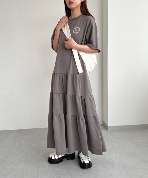 apres jour mignon(アプレジュールミニョン)の「ティアードTシャツワンピース【ZOZOTOWN限定アイテム】(ワンピース・レディース・ナチュラル/ブラック系その他/ブラック・X-LARGE/MEDIUM/SMALL)」の11枚目の写真