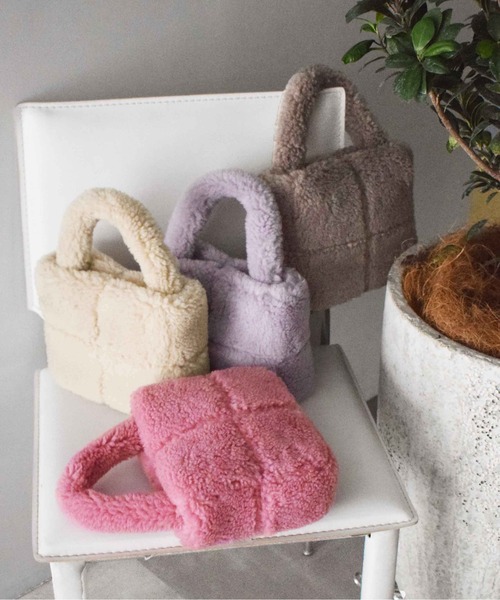 PICCIN(ピッチン)の「エコファースクエアバッグ(トートバッグ・レディース・ラベンダー/ダークブラウン/アイボリー/ピンク・FREE)」の5枚目の写真