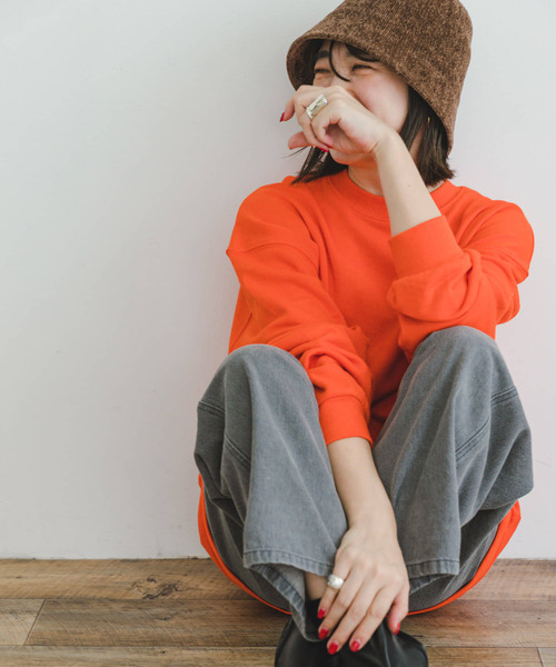 ITEMS URBANRESEARCH（アイテムズ アーバンリサーチ）の「裏毛 カラースウェット プルオーバー（スウェット・メンズ・ブラック/ホワイト/オレンジ/グリーン/パープル・LARGE/MEDIUM）」の6枚目の写真