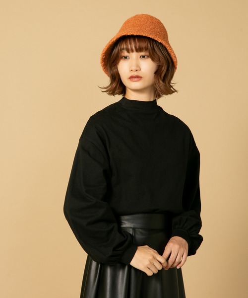 fort point(フォーポイント)の「【FORTPOINT/フォートポイント】技ありデザインで大人かわいく モックネック ボリューム袖プルオーバー(Tシャツ/カットソー・レディース・ベージュ/ブラック・FREE)」の2枚目の写真