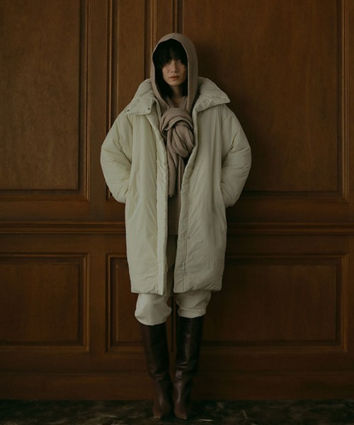 ETRE TOKYO（エトレトウキョウ）の「スタンドネックパディングコート
