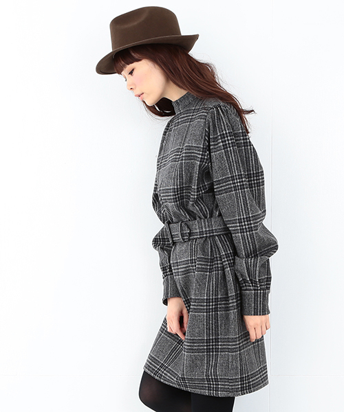 CAROLINA GLASER（カロリナ グレイサー）の「CAROLINA GLASER / チェックベルト ワンピース（ワンピース・レディース・グレー・ONE SIZE）」の3枚目の写真