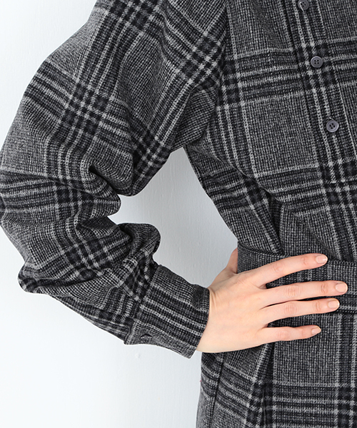 CAROLINA GLASER（カロリナ グレイサー）の「CAROLINA GLASER / チェックベルト ワンピース（ワンピース・レディース・グレー・ONE SIZE）」の6枚目の写真