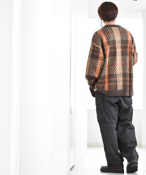 Anytime Songs(エニータイムソングス)の「シャギー加工 チェック柄ニットバルーンカーディガン(カーディガン/ボレロ・メンズ・ブラック/チャコール/ブラウン・X-LARGE/LARGE/MEDIUM)」の22枚目の写真