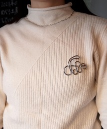 misto accessories（ミストアクセサリーズ）の「カーブブローチ（ブローチ/コサージュ）」