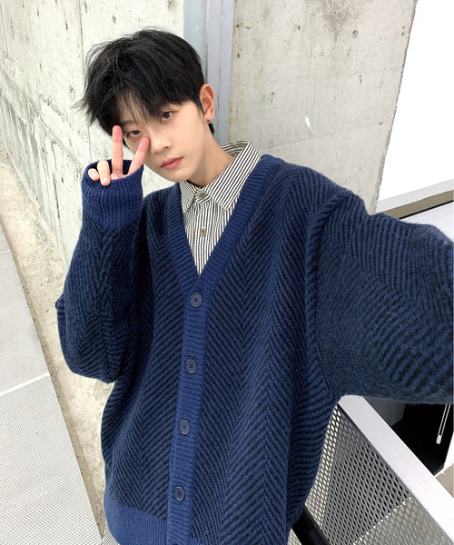 neos(ネオス)の「【neos -addictive design-】ルーズシルエット モヘア ライク 無地&チェック ニット カーディガン(カーディガン/ボレロ・メンズ・ブルー/ネイビー/グレー/ベージュ系/ベージュ/ブラック・X-LARGE/LARGE/MEDIUM)」の5枚目の写真