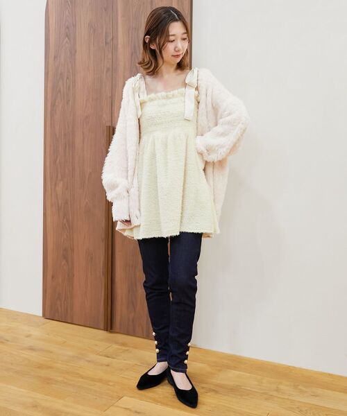 MAJESTIC LEGON(マジェスティックレゴン)の「肩リボンきらめきビスチェ(ベスト・レディース・アイボリー/チャコールグレー/ブラック・MEDIUM)」の5枚目の写真