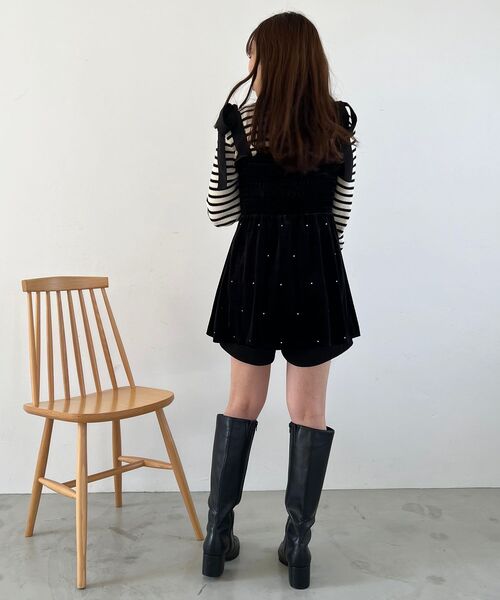 MAJESTIC LEGON(マジェスティックレゴン)の「肩リボンきらめきビスチェ(ベスト・レディース・アイボリー/チャコールグレー/ブラック・MEDIUM)」の14枚目の写真