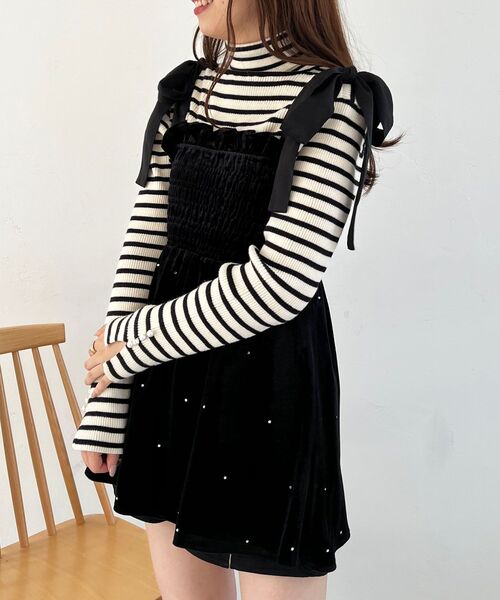 MAJESTIC LEGON(マジェスティックレゴン)の「肩リボンきらめきビスチェ(ベスト・レディース・アイボリー/チャコールグレー/ブラック・MEDIUM)」の16枚目の写真