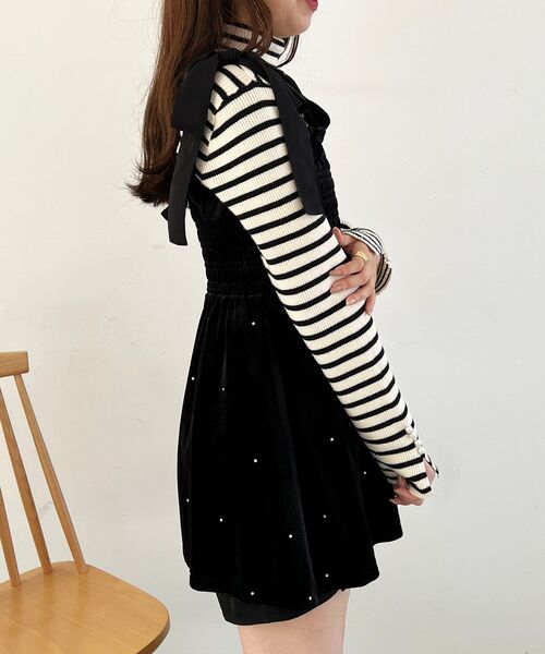 MAJESTIC LEGON(マジェスティックレゴン)の「肩リボンきらめきビスチェ(ベスト・レディース・アイボリー/チャコールグレー/ブラック・MEDIUM)」の17枚目の写真