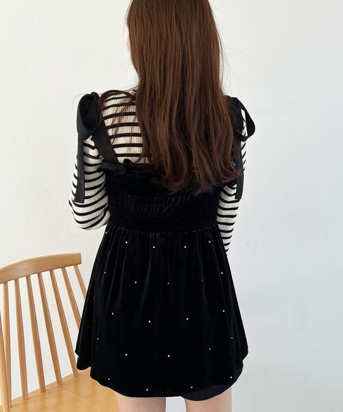 MAJESTIC LEGON(マジェスティックレゴン)の「肩リボンきらめきビスチェ(ベスト・レディース・アイボリー/チャコールグレー/ブラック・MEDIUM)」の18枚目の写真