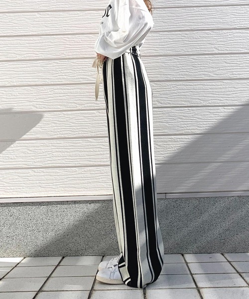 Q(キュー)の「ストライプニットパンツ(その他パンツ・レディース・ライトグレー/ブラック・MEDIUM)」の4枚目の写真