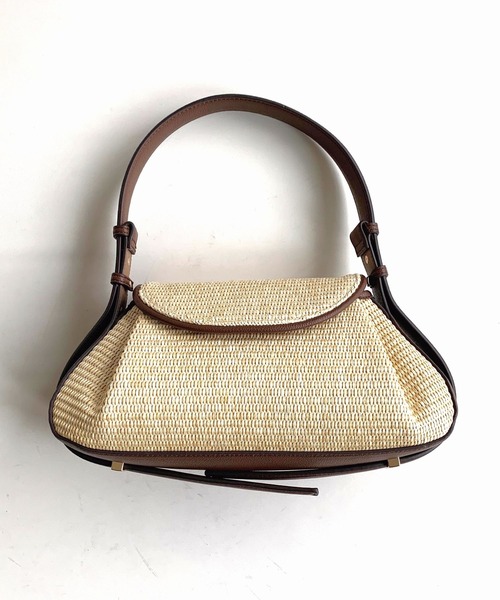 LE VERNIS（ル・ベルニ）の「FOSSETE BAG（ショルダーバッグ・レディース・ブラック/ベージュ・ONE SIZE）」の2枚目の写真