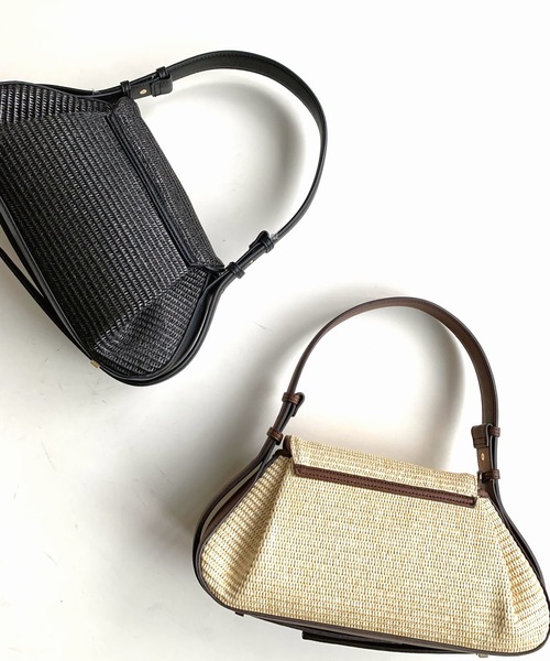 LE VERNIS（ル・ベルニ）の「FOSSETE BAG（ショルダーバッグ・レディース・ブラック/ベージュ・ONE SIZE）」の10枚目の写真