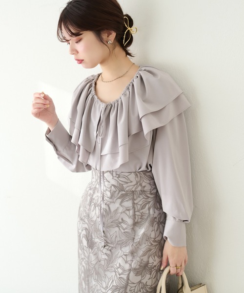 natural couture（ナチュラルクチュール）の「osonoフリルケープ付きマルチWAYブラウス（シャツ/ブラウス・レディース・ブラック/ドット/オフホワイト/グレイッシュベージュ・FREE）」の2枚目の写真