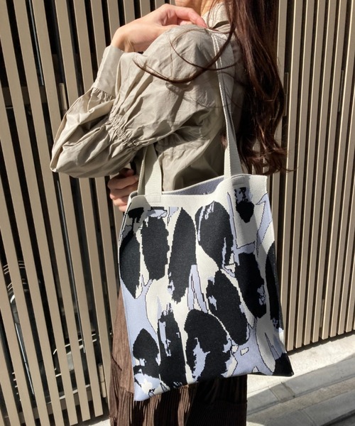 tolene(トレネ)の「総柄ニットトートバッグ(トートバッグ・レディース・A/C/B・ONE SIZE)」の3枚目の写真