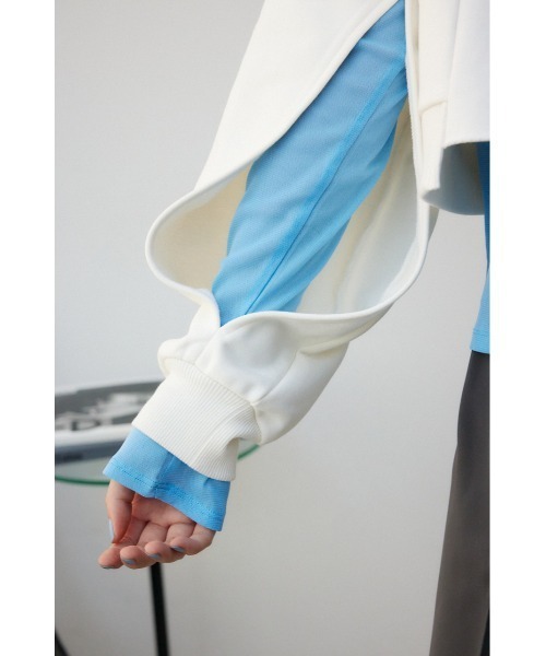 AZUL by moussy（アズールバイマウジー）の「クロップドスウェットトップス（スウェット・レディース・ブラック/ブルー/アイボリー/杢グレー・FREE）」の13枚目の写真