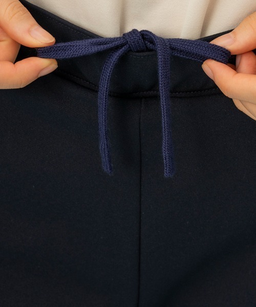 le coq sportif（ルコックスポルティフ）の「ヘランカジャージ エアスタイリッシュパンツ（ルフフォルム）（その他パンツ・レディース・ブラック/ネイビー・S/M/L/XL）」の9枚目の写真