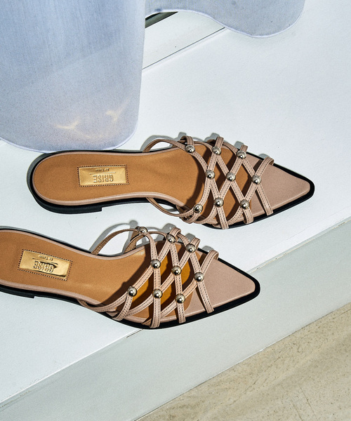 GRISE(グリーズ)の「GRISE EDGEメッシュスタッズミュールサンダル(サンダル・レディース・ブラック系その他/ホワイト/ベージュ・SMALL/MEDIUM/LARGE/X-LARGE)」の3枚目の写真