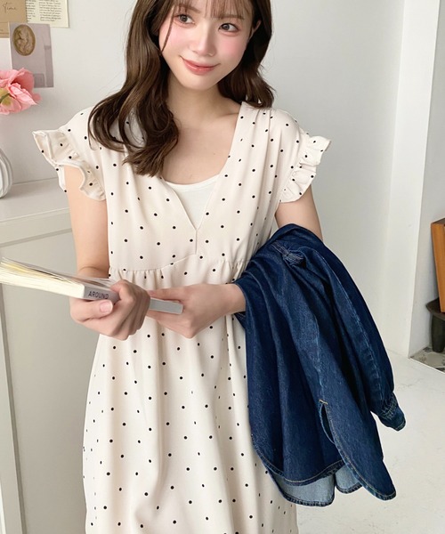 moment+(モーメントプラス)の「ドットプリントバックリボンワンピース(ワンピース・レディース・ブラック/オフホワイト/アイボリー/ブラック系その他/ホワイト系その他・M/L)」の6枚目の写真