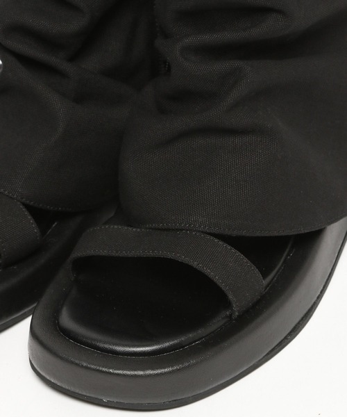 FOREVER 21(フォーエバー トゥエンティーワン)の「【2024SS】カバー付きブーツサンダル(サンダル・レディース・ブラック/カーキ・SMALL/MEDIUM/LARGE)」の3枚目の写真