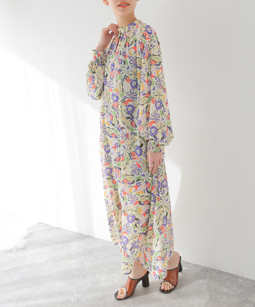 journal standard L'essage（ジャーナルスタンダードレサージュ）の「【Deveaux】フラワープリントワンピース（ワンピース・レディース・ブラック系その他/アイボリー・FREE）」の2枚目の写真