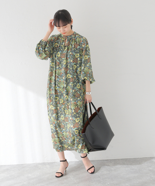 journal standard L'essage（ジャーナルスタンダードレサージュ）の「【Deveaux】フラワープリントワンピース（ワンピース・レディース・ブラック系その他/アイボリー・FREE）」の4枚目の写真