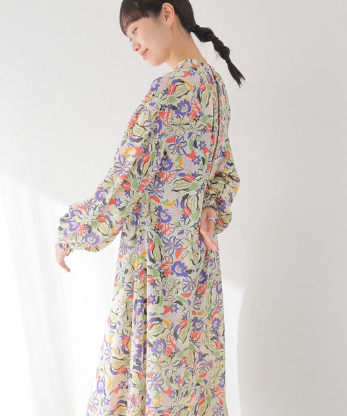 journal standard L'essage（ジャーナルスタンダードレサージュ）の「【Deveaux】フラワープリントワンピース（ワンピース・レディース・ブラック系その他/アイボリー・FREE）」の7枚目の写真