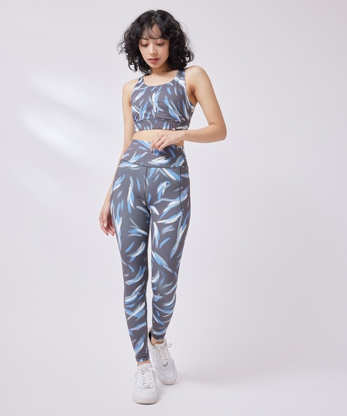 NERGY（ナージー）の「【skin wear】UV＆水陸両用＆保湿 ニュアンスプリントブラトップス（スポーツブラ・レディース・ライトグレー/スミクロ・S/M/L）」の15枚目の写真