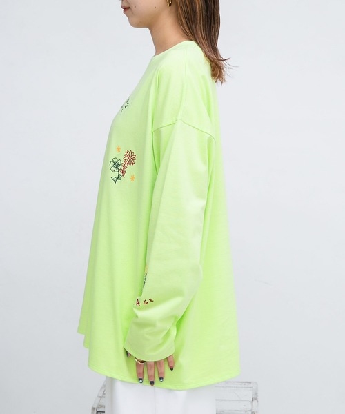 KBF(ケイビーエフ)の「エンブロイダリーロンTEE(Tシャツ/カットソー・レディース・ライトグレー/グリーン・ONE)」の17枚目の写真