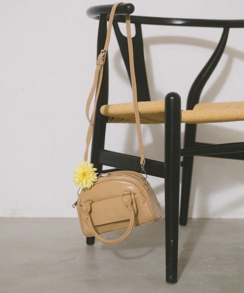 ECREL（エクレール）の「フェイクレザーミニボストンバッグ（ボストンバッグ・レディース・ブラック/シルバー/ベージュ・FREE）」の8枚目の写真