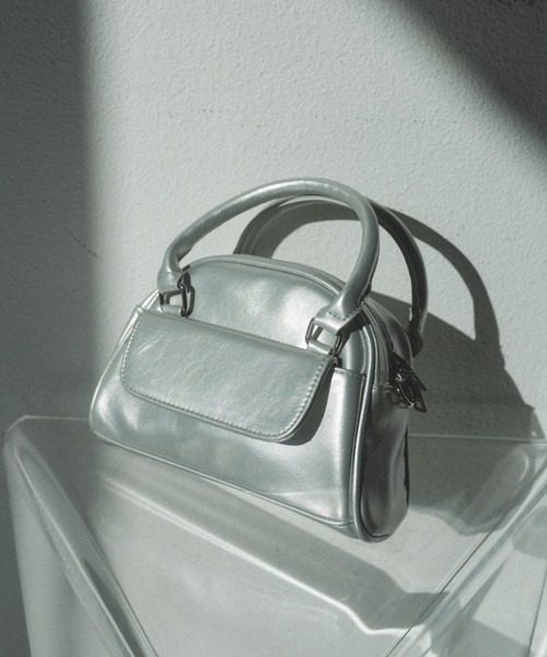 ECREL（エクレール）の「フェイクレザーミニボストンバッグ（ボストンバッグ・レディース・ブラック/シルバー/ベージュ・FREE）」の9枚目の写真