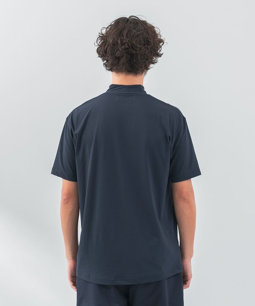 URBAN RESEARCH Sonny Label(アーバンリサーチサニーレーベル)の「『吸水速乾』OOPS ハイストレッチモックネックTシャツ(Tシャツ/カットソー・メンズ・オフホワイト/ブラック/ネイビー・MEDIUM/LARGE/X-LARGE)」の22枚目の写真