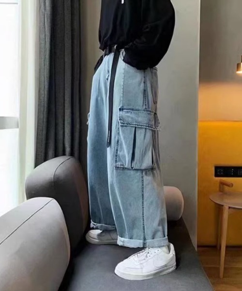 ROOPTOKYO(ループトウキョウ)の「ルーズシルエット ワイドデニムカーゴパンツ(デニムパンツ・メンズ・ブラック/ブルー・M/L/XL)」の5枚目の写真